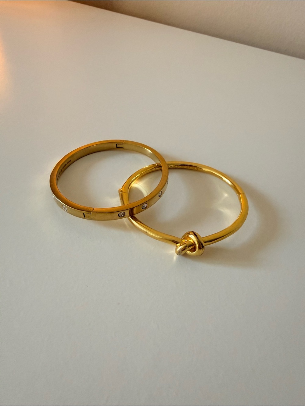 Gold Tone Women's Knot and Hinged Bangle Bracelet Set